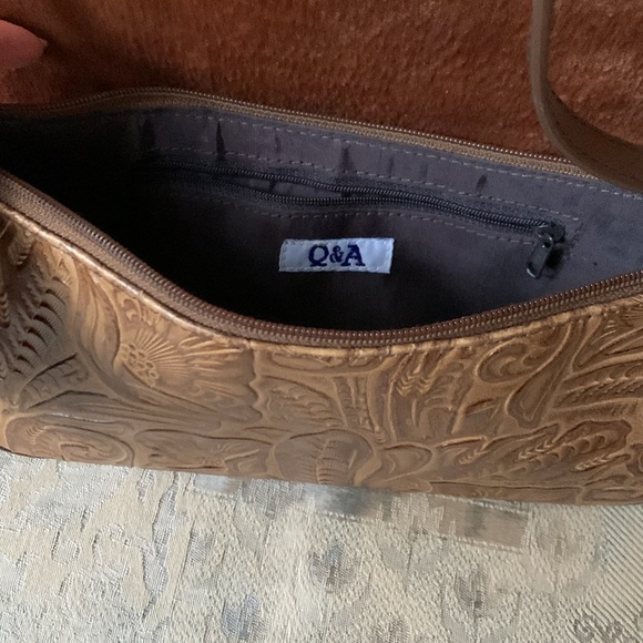 Q&A Shoulder purse NWOT - Picture 4 of 9